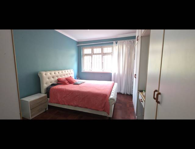 3 BEDROOM APARTMENT FOR SALE IN GLENWOOD